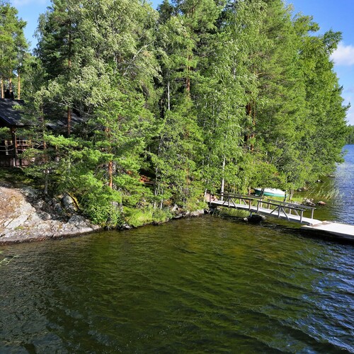 Mökki tai huvila, Hirvensalmi, Leiniementie 167c, Oh, k, mh, pukuh, kph, s, wc, lasit terassi ja avoterassi, 60,00m², 218 000,00 €