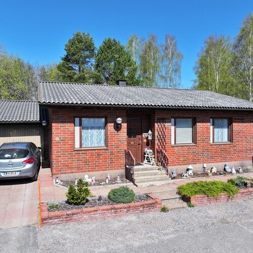 Omakotitalo, Pihlajatie 15, Loviisa, Antinkylä, 4h, k+kph+s+takkah+wc+vh, Pannuhuone, autotalli + työhuone/varasto, 118,00 m², 142 000,00 €