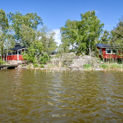 Sauna ja päärakennus