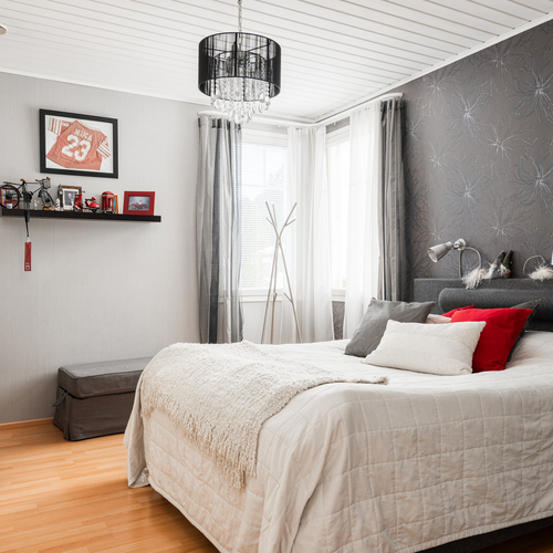 Alakerran makuuhuone