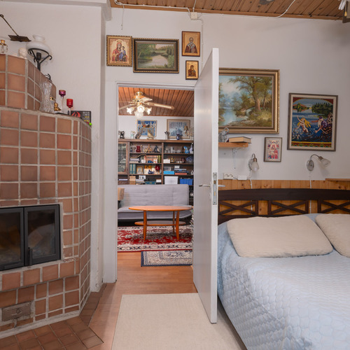 Alakertaa, makuuhuone