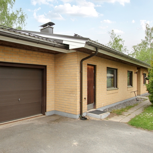 Omakotitalo, Lappeenranta, Uus-Lavola, Saarvankatu 1, 4h, th, k, khh, s, wc, at,varasto, 192,00m², 229 000,00 €