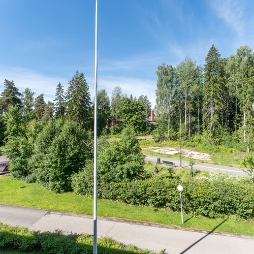 Parvekkeen näkymä länteen