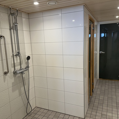 Taloyhtiön remontoidut saunatilat