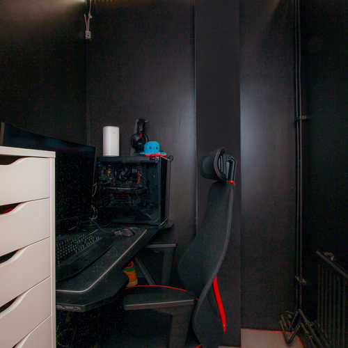 työpiste vaatehuoneessa