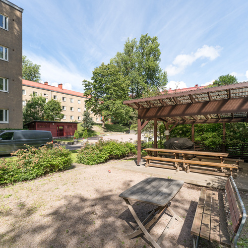 Grillikatos ja oleskelualuetta
