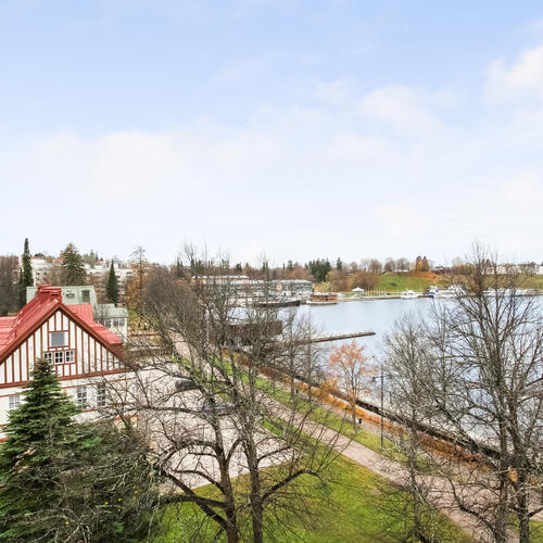 Taloyhtiön saunatiloista näkymät
