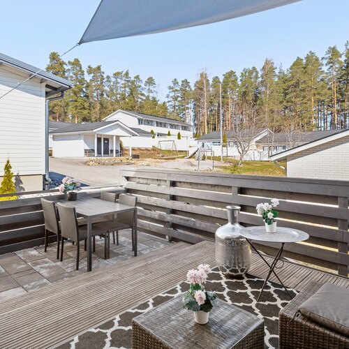 keittiöstä käynti terassipihalle