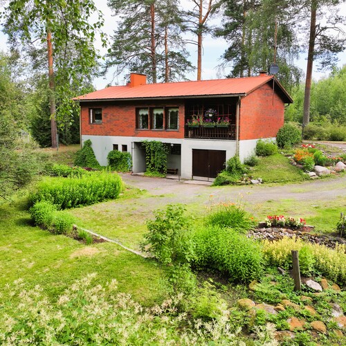 Omakotitalo, Mäntyharju, Korvenkalliontie 45, Oh, k, 4mh, kph/khh, s, 2xwc, var, kellari, AT, p, teknt, puuliiteri, 234,00m², 79 000,00 €