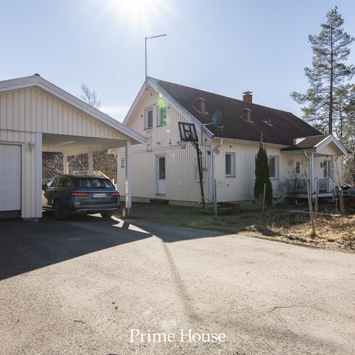 Omakotitalo, Lehtikaskenkuja 1a, Espoo, Latokaski, 7(8)h, k, s, ph/wc, khh, kph/wc, erll. wc + autokatos ja lämmin varasto, 154 m², 478 000 €