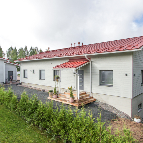 Paritalo, Mustikkakaari 7, Riihimäki, Vahteristo, 4h, k, wc, khh, kph/wc, s, tv-huone, 2xharraste-/työhuone, at, 106 m², 387 000 €
