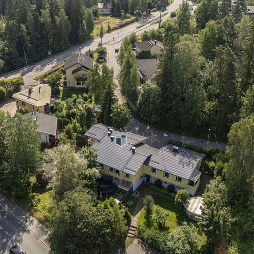 Rivitalo, Eestinkalliontie 3, Espoo, Eestinkallio, 5-6h, k, 2 x erill. wc, khh/var, takkah, var/huone, pukuh, s, ph + autotalli, 170 m², 364 000 €