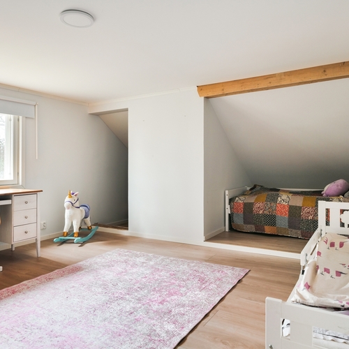 Yläkerran makuuhuone