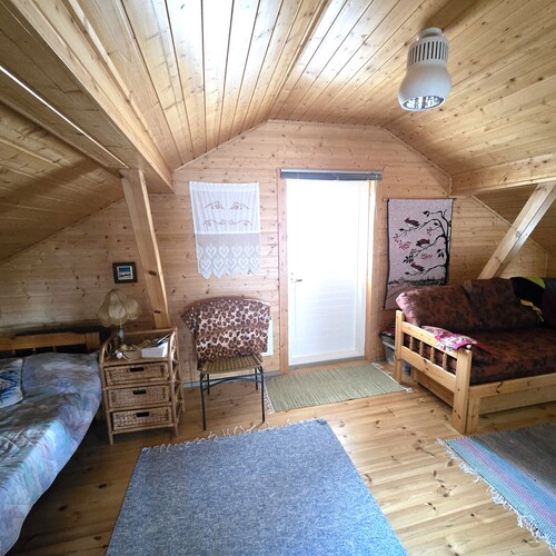 Parvella yläkerrassa makuutilaa.