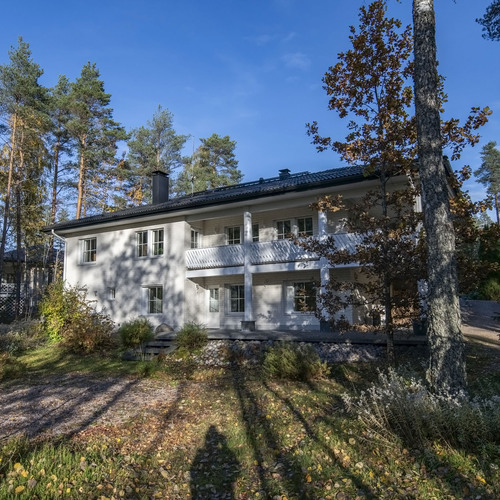Omakotitalo, Isomäki 21, Espoo, Kalajärvi, 6h, k, tkh, pkh, ph, s, 2 x wc, khh + autotalli, varasto, kellaritilaa, 214 m², 570 000 €