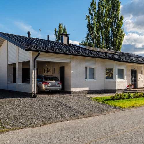 Julkisivu