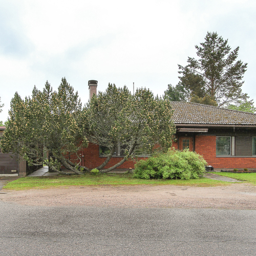 Omakotitalo, Riihimäki, Juppala, Suojalantie 11, 5h, k, wc, vh, khh, kph/wc, s, terassi, at/var, 179,70m², 145 000,00 €