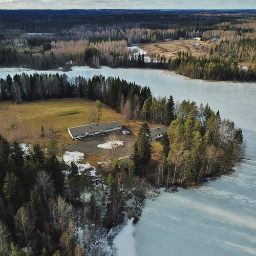 Omakotitalo, Peura-ahontie 215, Mäntyharju, 1 talo: Oh, 8mh, aula, tsto, k, ruokailutila, 4xwc, invawc, kph, khh, s + 2 talo, 512 m², 165 000 €