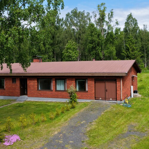 Omakotitalo, Metsäkyläntie 110, MÄNTYHARJU, Oh, k, 5mh, kph, s, wc, aula, et, teknt, ATx2, 134 m², 120 000 €