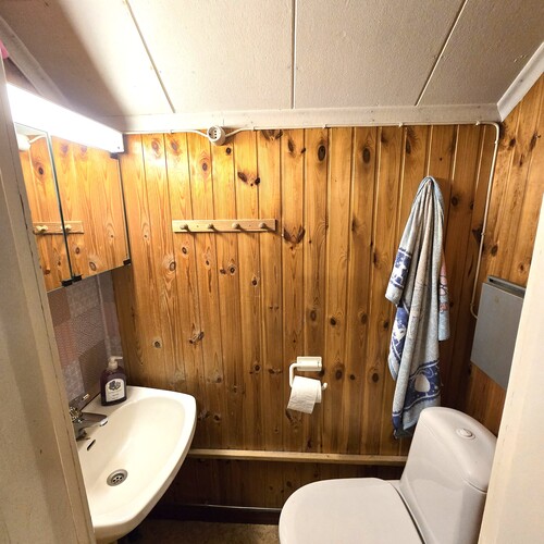 Yläkerran wc.