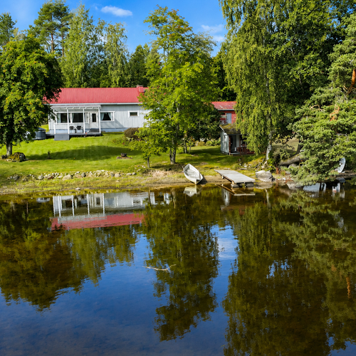 Mökki tai huvila, Myllytie 19, Mäntyharju, Pertunmaa, Oh, k, 3mh, takkah, kph, s, wc, khh/teknt, et, vh, aula, katettu ter, 134 m², 248 000 €