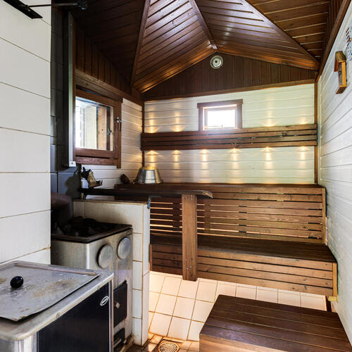Uskjärventie 143 - saunarakennuksen sauna