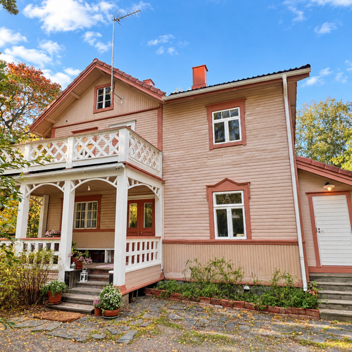 Mökki tai huvila, Pertunmaantie 1340, Mäntyharju, Toivola, Oh, k, rt, 2mh, kph/wc, 2xet, kuisti, p, yläkerrassa kesä mh, aula, var, ullakko, 105 m², 348 000 €