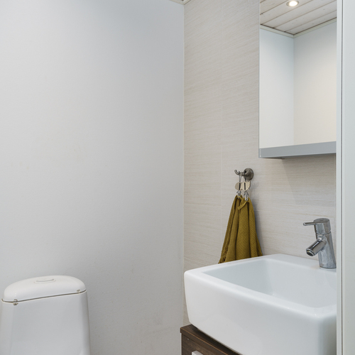 Erillinen wc alakerta