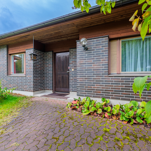 Omakotitalo, Punakivenkatu 16, Mikkeli, Kattilansilta, 3mh, oh, työhuone, k, khh, s, ph, 2 x wc ja autotalli, varasto, 139,50 m², 105 000 €