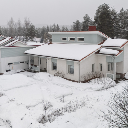 Omakotitalo, Kylväjäntie 8, Rovaniemi, 3mh, oh, k, khh, kph/s, wc, vilpola ja parvi, 126 m², 239 000 €