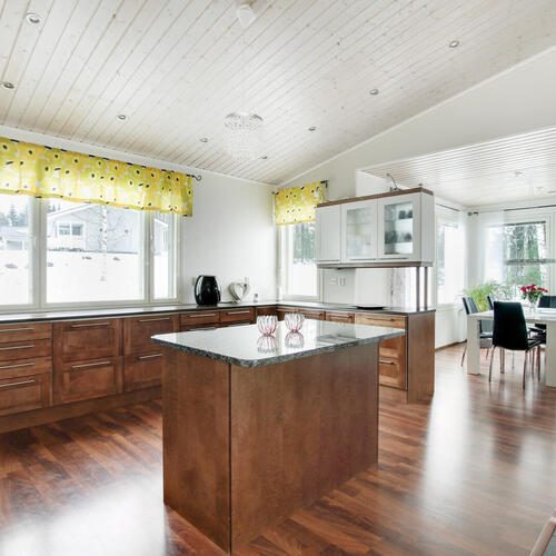 Omakotitalo, Lemi, Kuukanniemi, Lepikontie 20, 3mh, oh, k, rt, oleskeluhuone, pesuh,s,vh,ak,varasto , 190,00m², 245 000,00 €