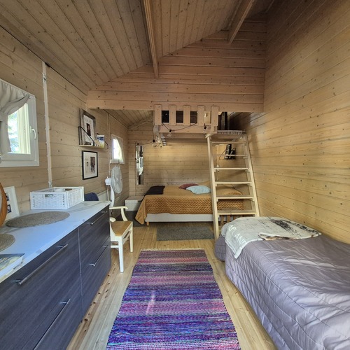 Uusin aitta/autokatosrakennus