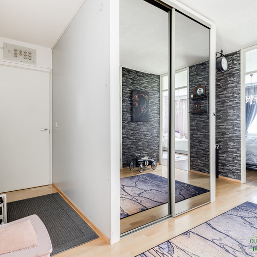 Kerrostalo, Nuolihaukantie, Kaukovainio, 5h+k+s, 112 m², 99 000 €