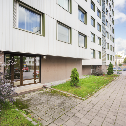 Sisäänkäynti Sotalaistenkadun puoleltao