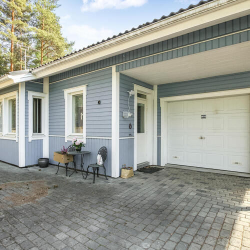 Omakotitalo, Luumäki, Jurvala, Hovintie 29, oh,k,4 h,takkah, s, pesuh,vaateh, khh,2 x wc, at, varasto, 202,00m², 179 000,00 €