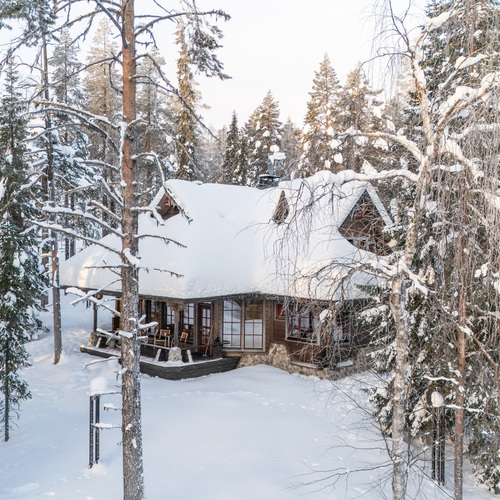 Mökki tai huvila, Puolukkakatu 16, Kolari, Ylläsjärvi, 4 mh, tupak,  aula, 2 kph, sauna, 3 wc, varasto, 2 terassia, grillilaavu/katos, 182 m², 820 000 €