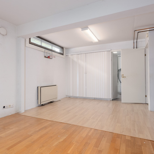 kellarin harraste-/varastotiloja