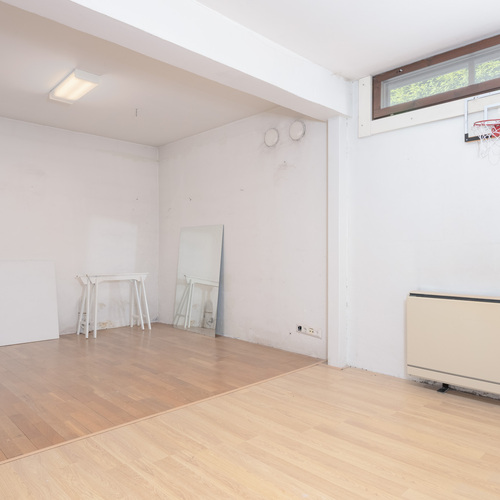 kellarin harraste-/varastotiloja