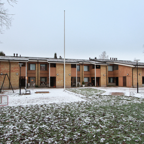 Rivitalo, Länsitie 44, Riihimäki, Otsola, 2 h, k, kph/wc, s, vh, p, ak, var, 65 m², 129 000 €