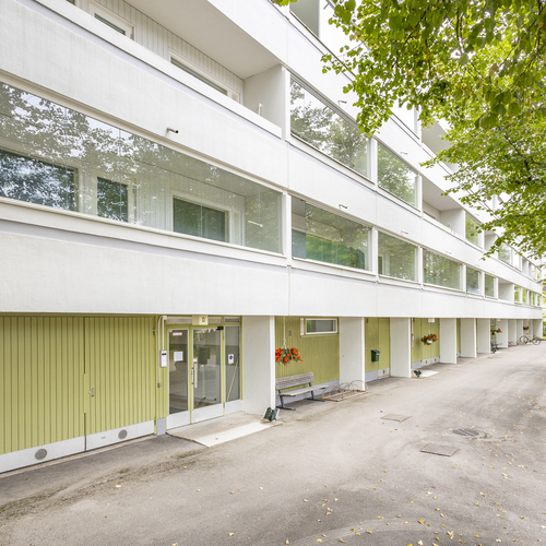 Kerrostalo, Koivistonrinne 13-15, Riihimäki, Keskusta, 2h, k, kph/wc, vh, lasitettu parveke, 56 m², 82 000 €