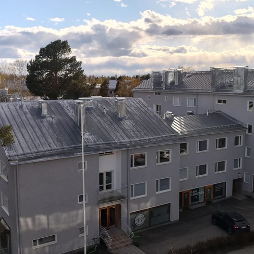 Parvekenäkymä länteen