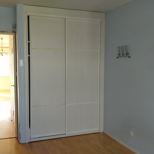 Päämakuuhuoneen kaapisto