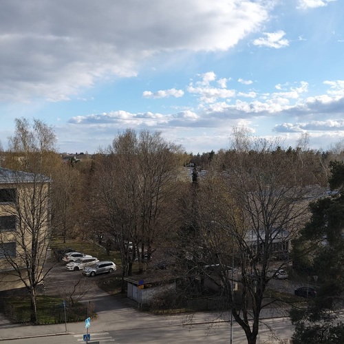 Parvekenäkymä etelään