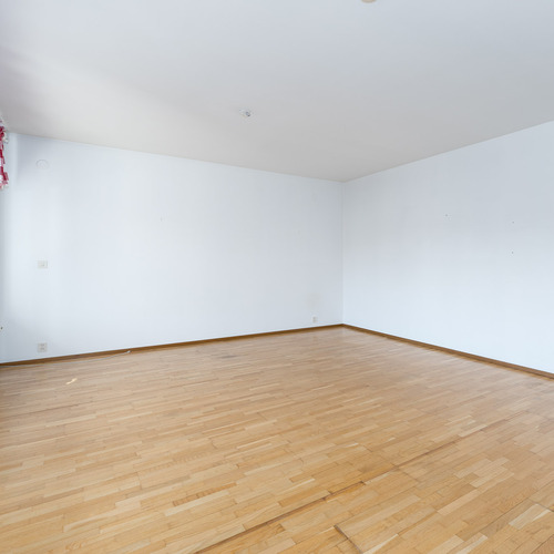 Olohuone keittiöstä