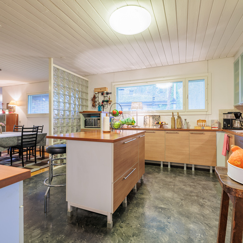 Keittiö.