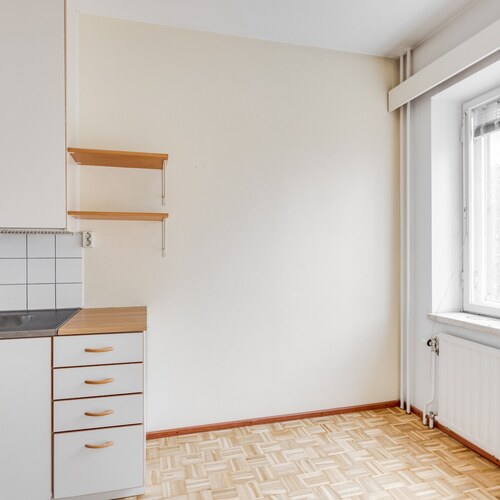 keittiössä tila ruokapöydälle