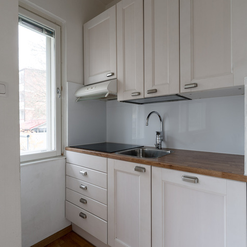 Keittokomerossakin on ikkuna Keittokomerossakin on ikkuna