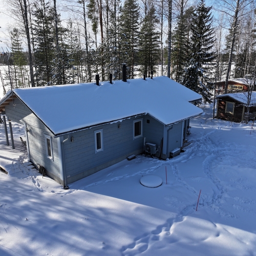 Mökki tai huvila, Kapealahdentie 13, Hirvensalmi, Hämeenmäki, 3 h, k/rt, kph, s, wc, et, tekninen tila, katettu terassi, 72,50 m², 288 000 €