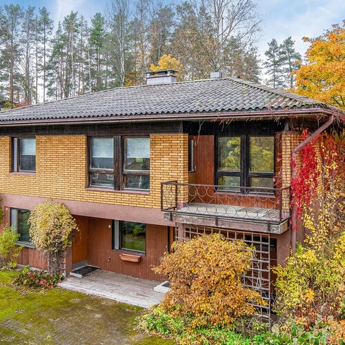 Omakotitalo, Lappeenranta, Ylämaa, Mäkeläntie 2, 4h, k, takkahuone, 2xwc, vh, kph, s, p, var, ak, 187,00m², 75 000,00 €