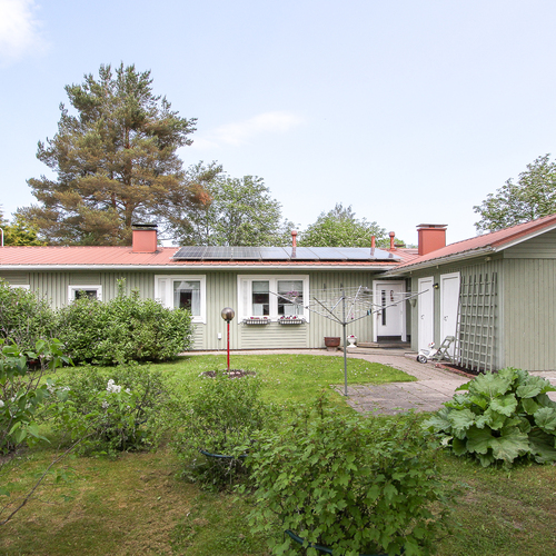 Omakotitalo, Riihimäki, Räätykänmäki, Härkätie 18, Oh, k, rt, 2 mh, khh, wc, ph, kph/wc, s, var, at, terassi, tekn. tila, pihavar., 184,00m², 175 000,00 €